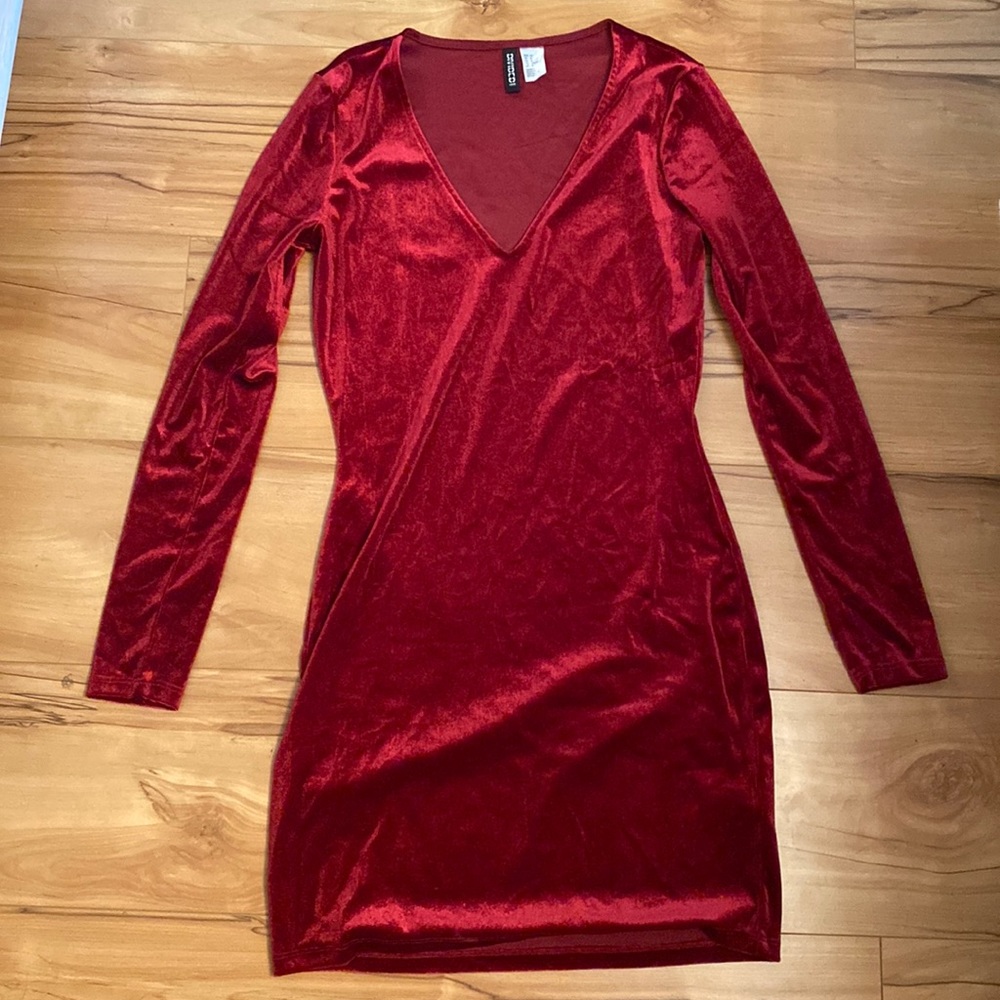 Red Velvet H&M Dress